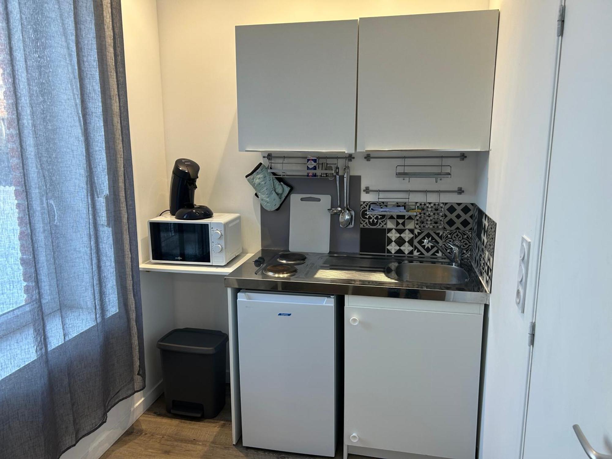 Superbe Studio Meuble Avec Parking Maubeuge Exterior foto
